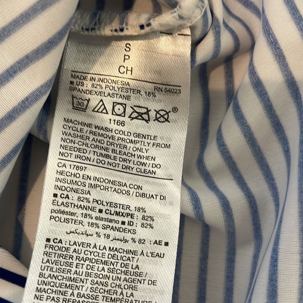Old Navy Rash Guard - Picture 4 of 5